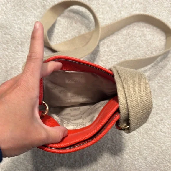 Michael Kors Orange and Tan Crossbody Bag with Gold Emblem - Picture 4 of 6